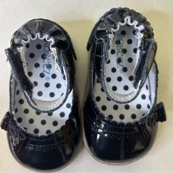 Robeez Catherine Mini Shoes in Black Patent Size 2 (3-6 months) - Picture 2 of 7